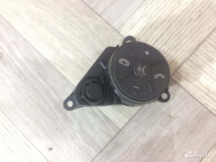 Кнопка в руль Mercedes-Benz Gl-Class X164