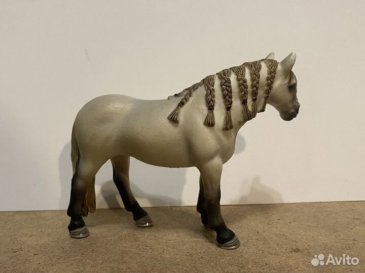 Лошадь Schleich