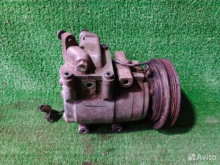 Компрессор кондиционера Kia Spectra