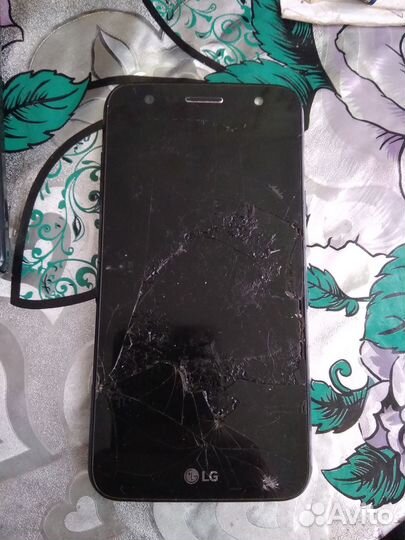 Смартфон LG