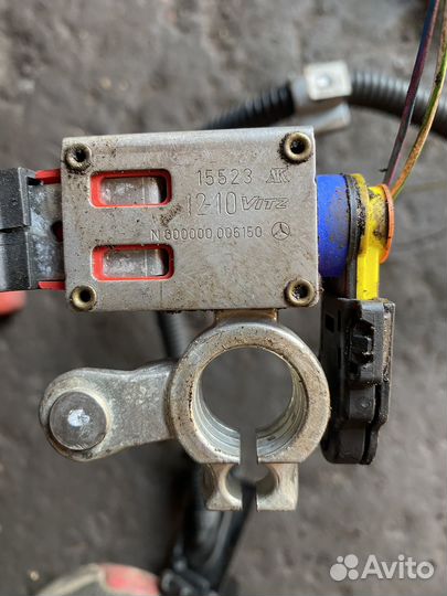 Плюсовой провод стартера Mercedes W218, W212