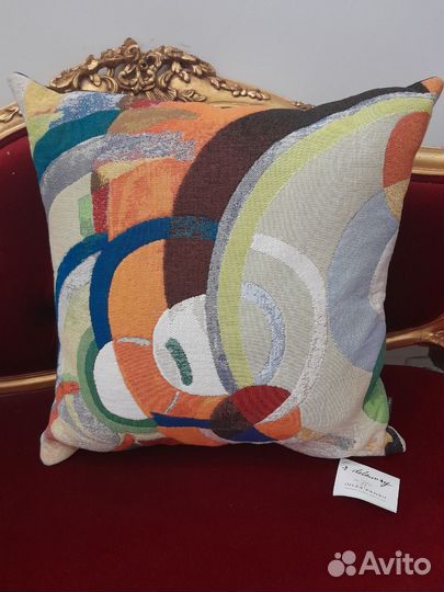 Подушка дизайнерская