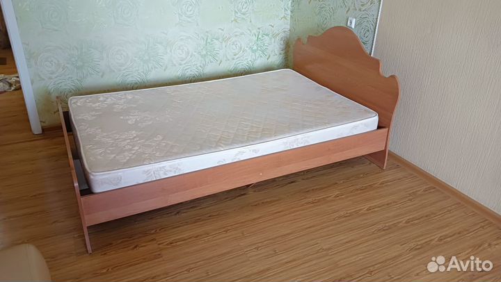 Кровать с матрасом 120х200