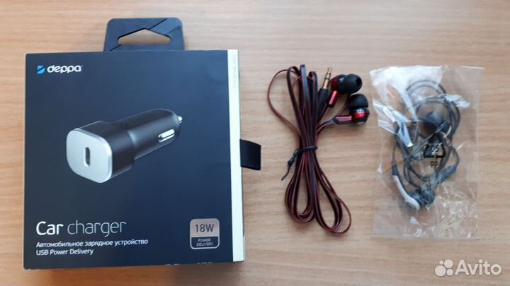 Зарядное устройство новое, наушники