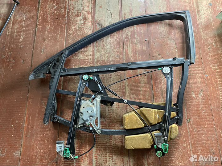 Стеклоподъемникпередний левый Audi A4 (B5)