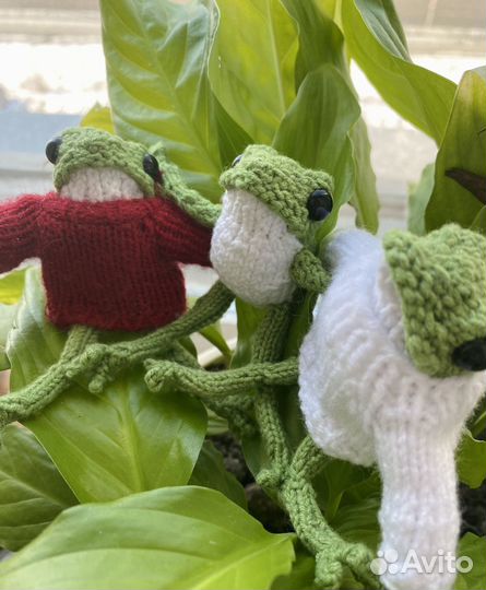 Вязаная лягушка