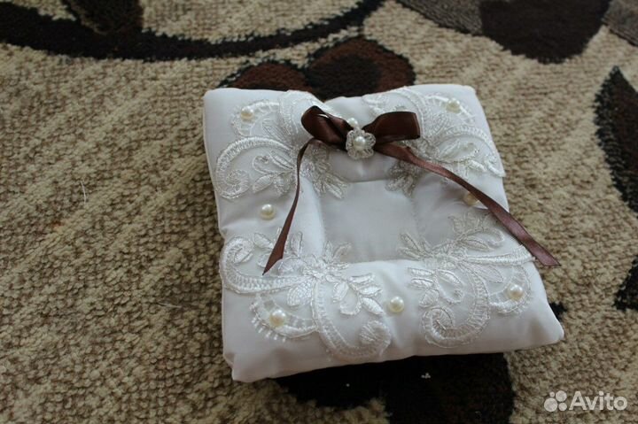 Свадебная подушка для колец