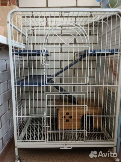 Большая клетка на колёсиках