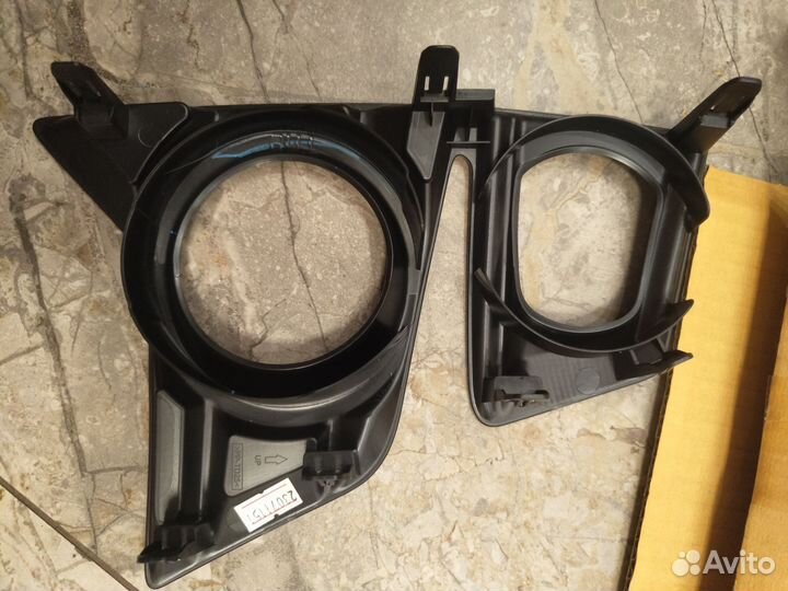 Накладка птф Isuzu D-MAX 2020+ в бампер