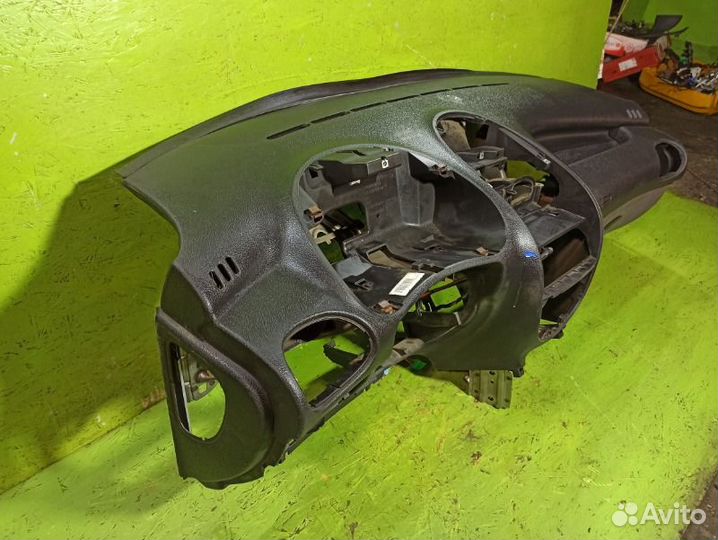 Торпедо Peugeot 206 седан 1.4 2008