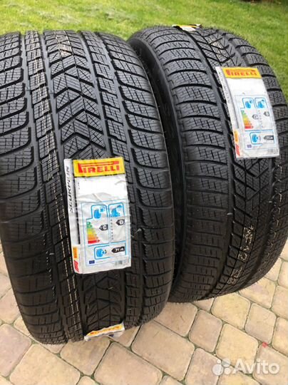 Pirelli Winter Sottozero 3 245/40 R20 и 275/35 R20 103V
