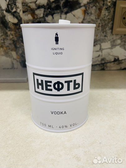Банка из под водки Нефть