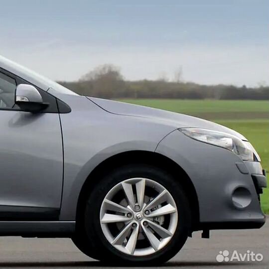 Крыло переднее правое в цвет Renault Megane 3