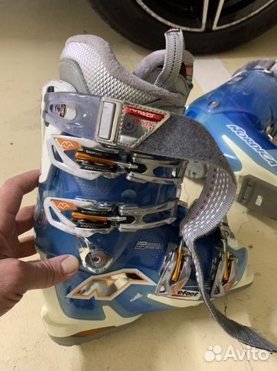 Ботинки лыжные