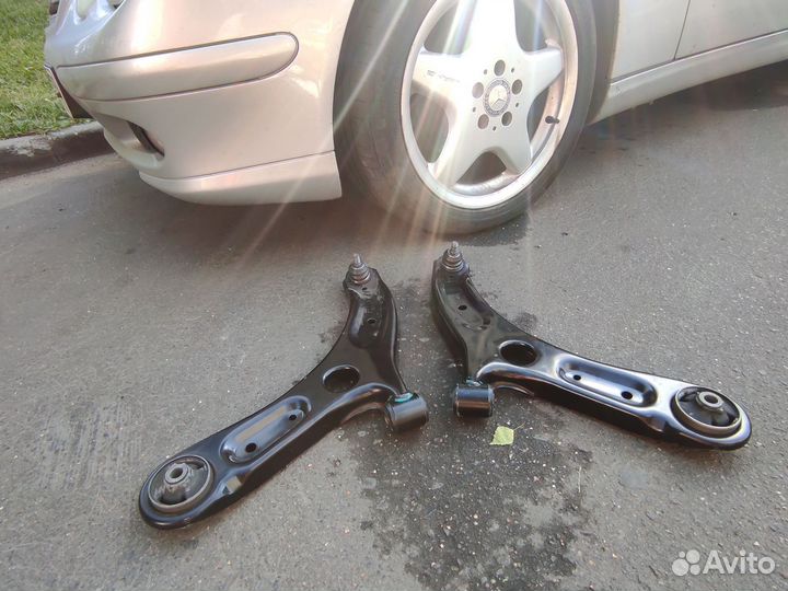 Рычаг левый и правый Ford Focus 2 2005-2011 гг