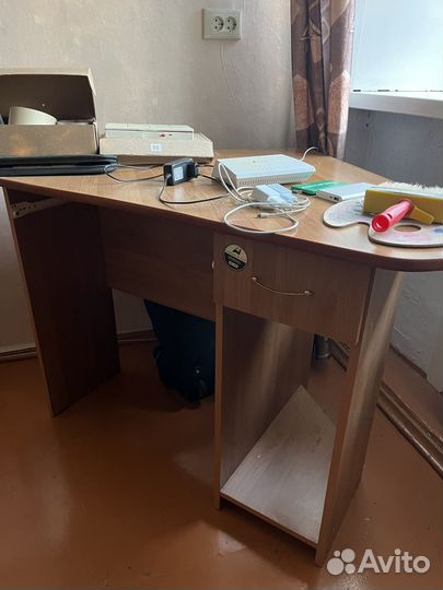 Компьютерный стол