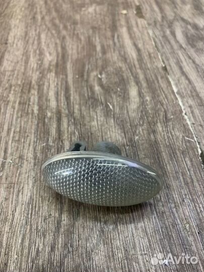 Повторитель поворота передний правый Citroen Xsara