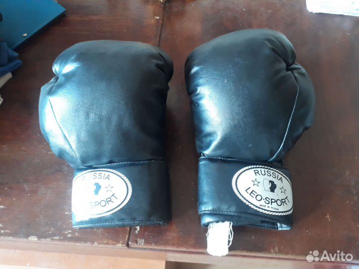 Боксерские перчатки