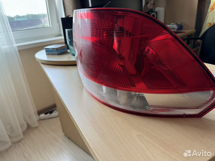 Фонарь задний правый