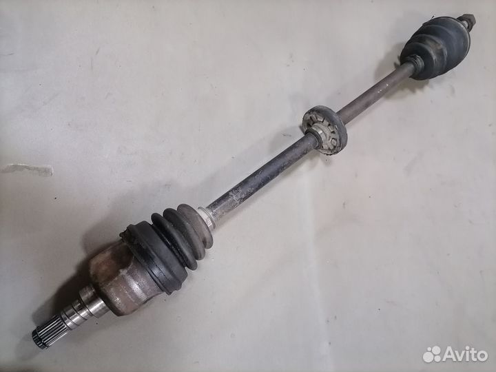 Привод передний правый Nissan Almera N15 cd20 1997