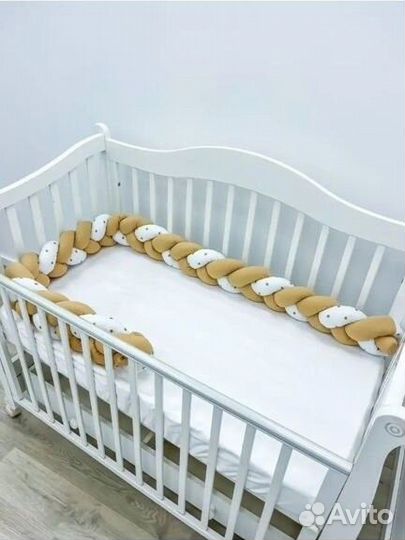 Бортик-косичка в кроватку