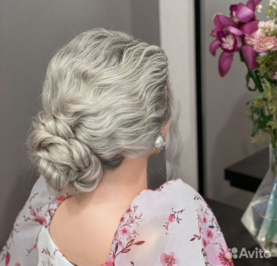 Болванка для причесок, голова с плечами на штативе