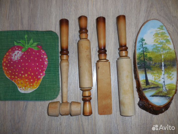 Столовый набор:Вилки Ножи Ложки Щипцы Шпажки Подст