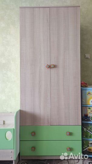 Мебель детская растущая кровать и шкаф б/у