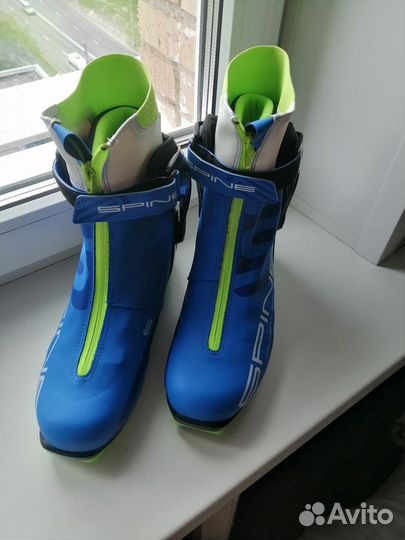 Лыжные ботинки spine