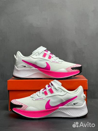 Кроссовки оптом