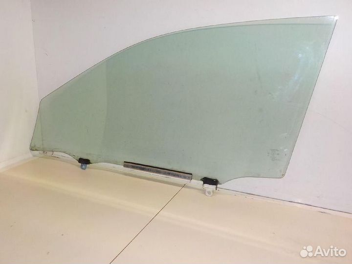 Стекло передней правой двери toyota corolla 150