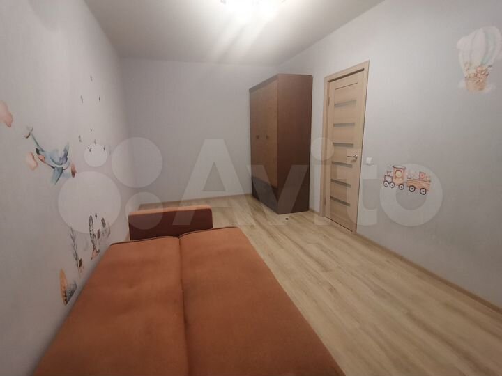 2-к. квартира, 52 м², 3/6 эт.