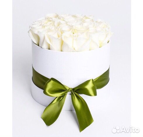 Цветы в коробке 25 шт зеленая лента