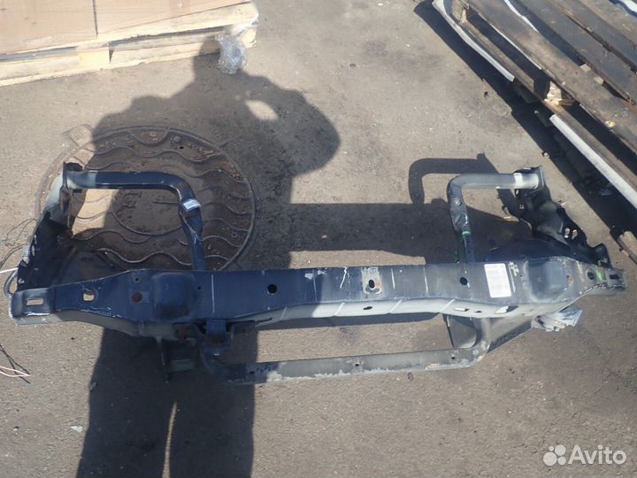 Рамка передняя Jeep Liberty, 2004