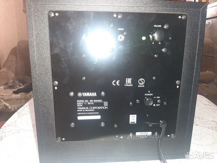 Активный сабвуфер Yamaha NS-SW050