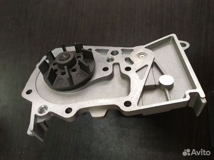 Помпа, водяной насос Renault Logan / LADA 16V