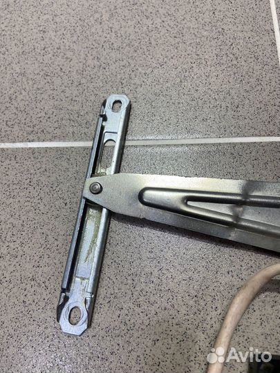 Стеклоподъемник задний правый Nissan Cube 1999 г