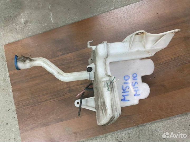 Бачок омывателя Toyota Auris (E15) E150 1ZR-FE