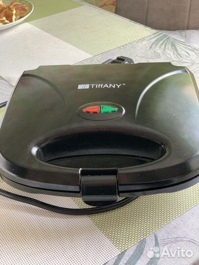 Электрическая вафельница