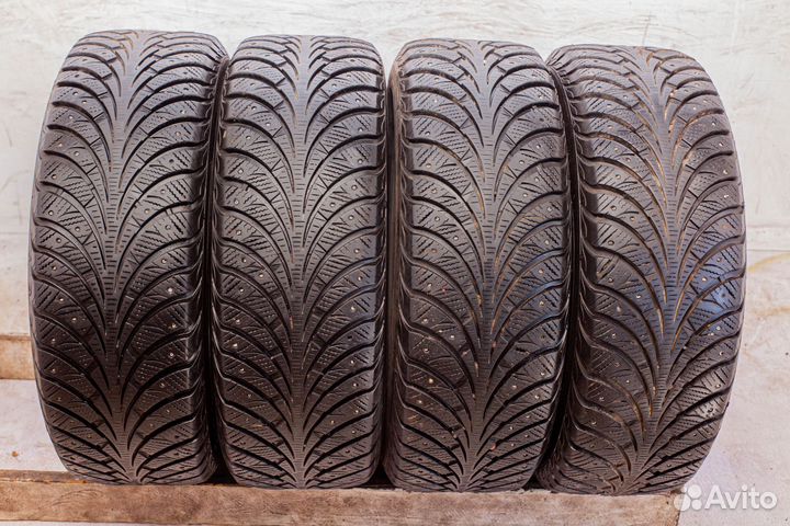 Sava Eskimo Stud 225/60 R17 99T