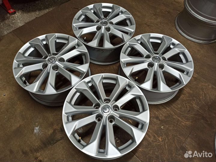 Диски 17 5х114,3 ET45 оригинал Ниссан из Японии