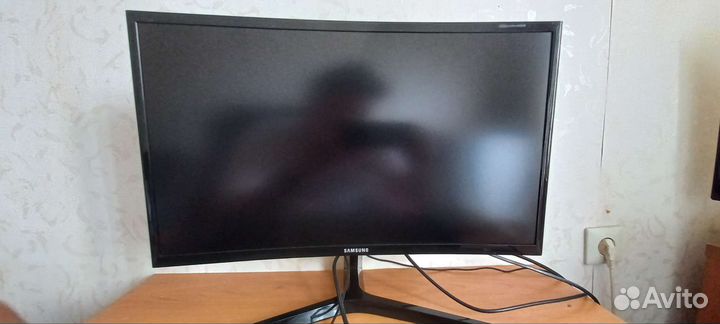 Монитор Samsung 24 изогнутый