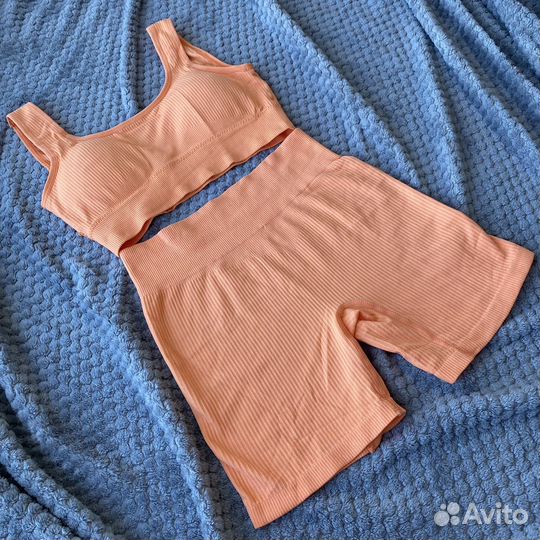 Косюм для фитнеса новый