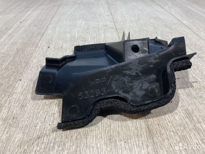 Дефлектор радиатора Toyota Land Cruiser 150 правый