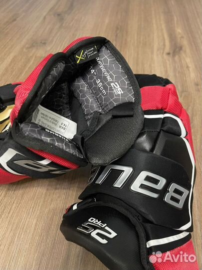Перчатки хоккейные
