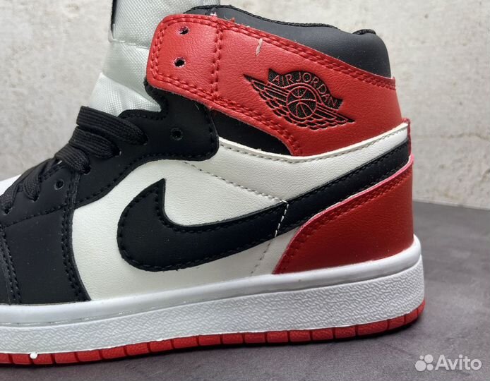 Nike Air Jordan 1 Mid женские