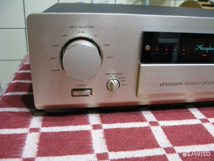 Предварительный усилитель Accuphase C-275V