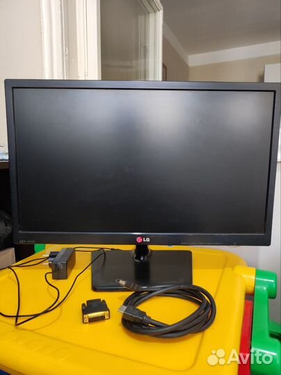 Монитор для компьютера 22 дюйма б/у