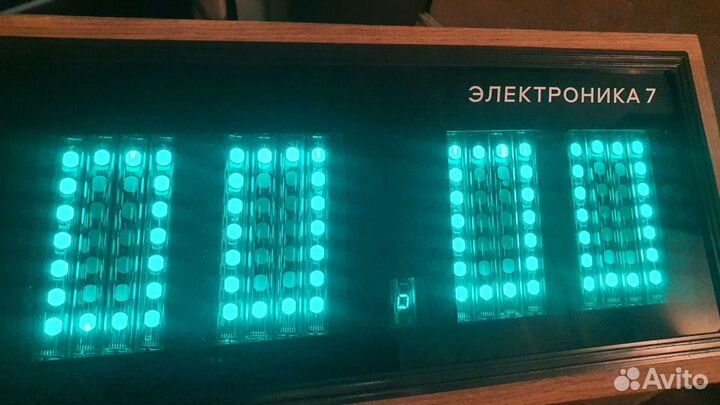 Часы электроника 7