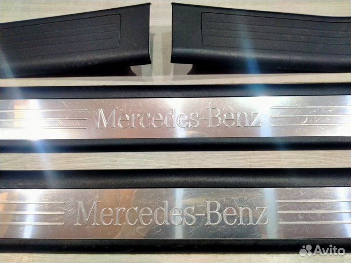 Накладка на порог с надписью Mercedes-Benz Ml 164